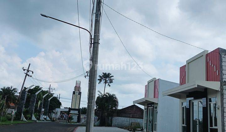 Rumah Usaha Murah Lokasi Sangat Strategis Ke Surabaya Barat 