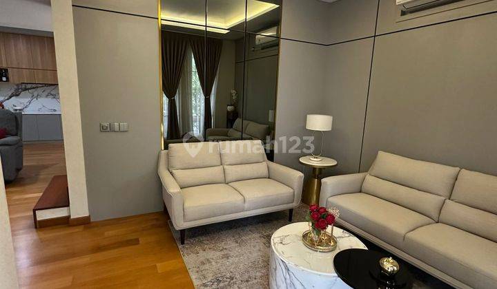 Rumah Mewah Semi Furnish Royal Residence Wiyung Surabaya  1