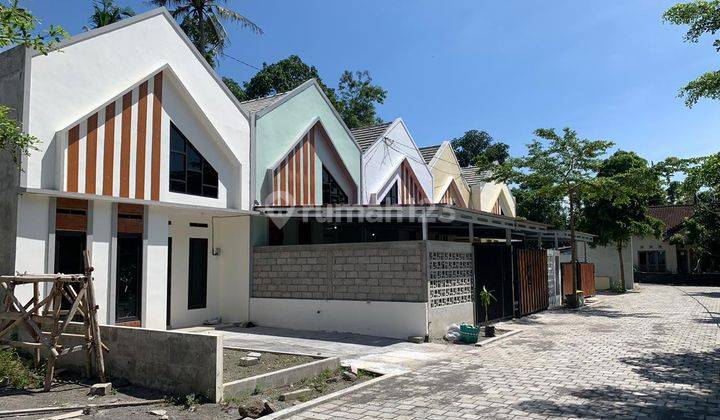 Dijual Rumah Scandinavian Dalam Perumahan Dimanisrenggu Murah Siap Kpr Spesifikasi Luas Tanah 81 M2 Type Bangunan 36 M2 2 Kamar Tidur Luas 1 Kamar Mandi Legalitas Shm P Imb Akses Jalan 6,5 Meter Mobil Papasan Leluasa Harga 343jt Info Lokasi Sekitar Lingku 8