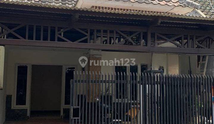 Dijual Rumah 2 Lantai di Puri Indah Jl. Pahlawan Balearjosari Malang 1