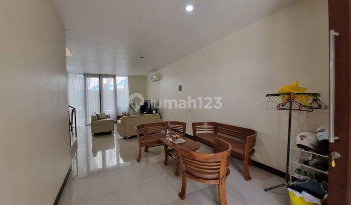 Dijual Rumah Mewah 2 Lantai Full Furnished di Araya Malang 4
