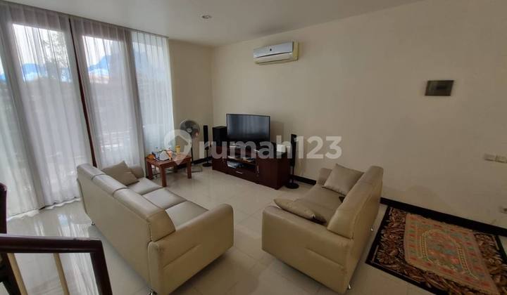 Dijual Rumah Mewah 2 Lantai Full Furnished di Araya Malang 3