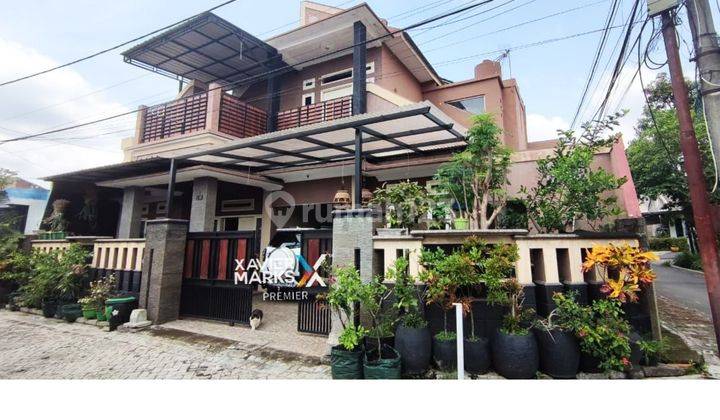 Rumah 2 Lantai Cantik Terawat di Candirenggo Singosari Malang 1