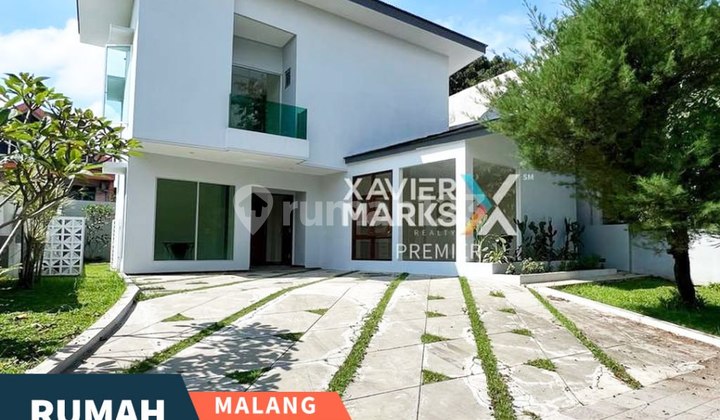 Luxury House Near UB on Jl Veteran Malang Luxury House Near UB on Jl Veteran Malang