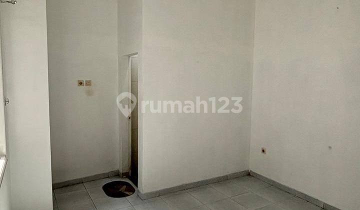 Semi-Furnished House with Easy Access in Lowokwaru, Malang 2