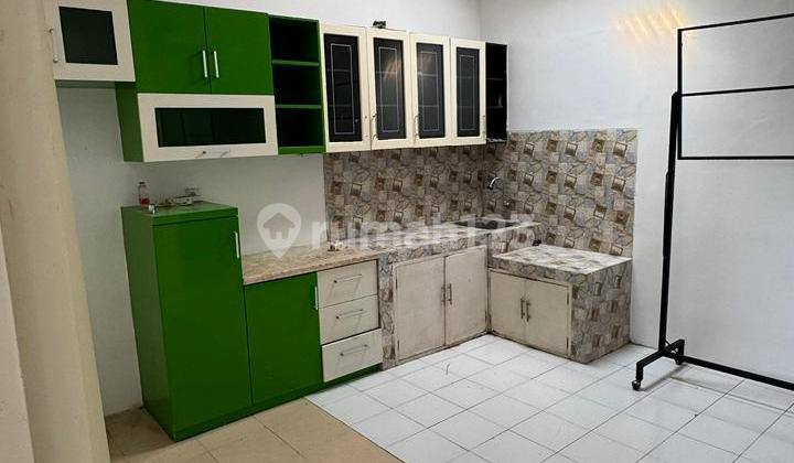 Semi-Furnished House Near City Center in Tunggulwulung Malang 2