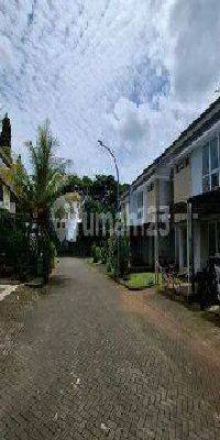 Rumah Siap Huni Royal Spring. 3+1 Kamar. Ukuran Tanah 8x18. Harga Murah. 2