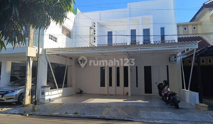 RUMAH PURI MUTIARA FULL RENOVASI SEMI FURNISHED. FREE 5 AC. 9x15. KAMAR TIDUR 4+1. MONGINSIDI MAKASSAR 2