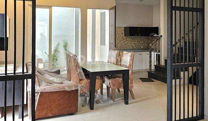 Rumah Mewah Mappaodang Makassar. Tanah 10x14 Sudut. Kamar 4+1. 2