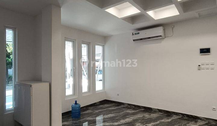 Rumah 2 Lantai Baru Free Furnished Ac. SHM di Jalan Monginsidi Makassar 1