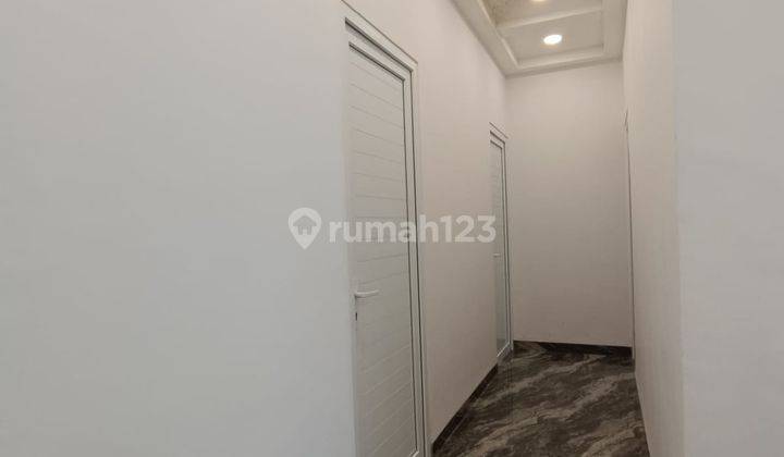 Rumah 2 Lantai Baru Free Furnished Ac. SHM di Jalan Monginsidi Makassar 2