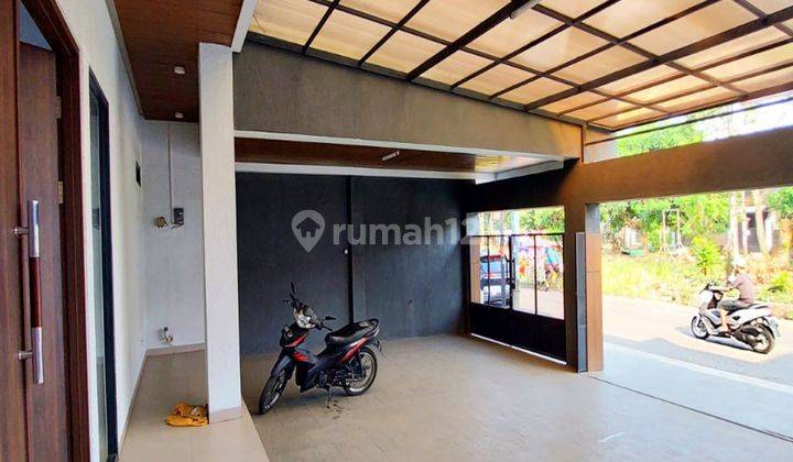 Rumah dua lantai dengan row jalan lebar dan modern siap huni di pondok ranji Rumah 2
