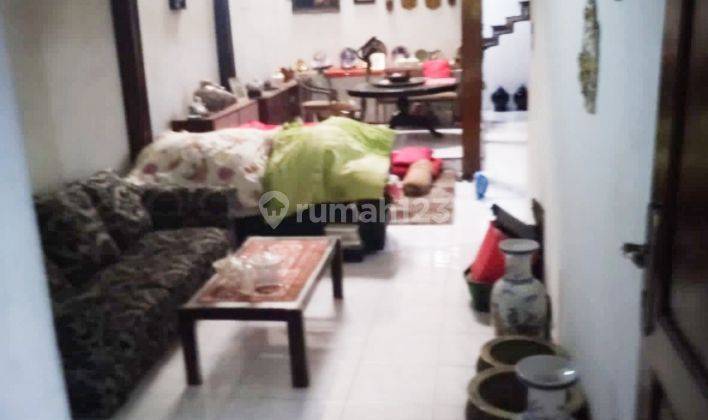 Rumah 2 Lantai Dalam Cluster Depan Taman Di Jakarta Selatan 2