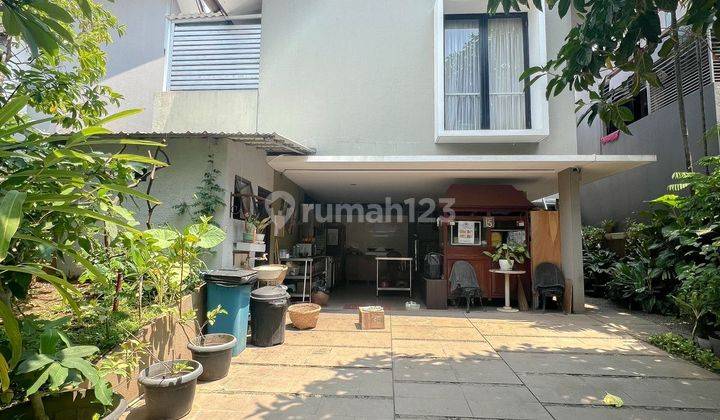 Rumah Minimalis Modern Dalam Townhouse Di Veteran Buntaro Jaksel 1