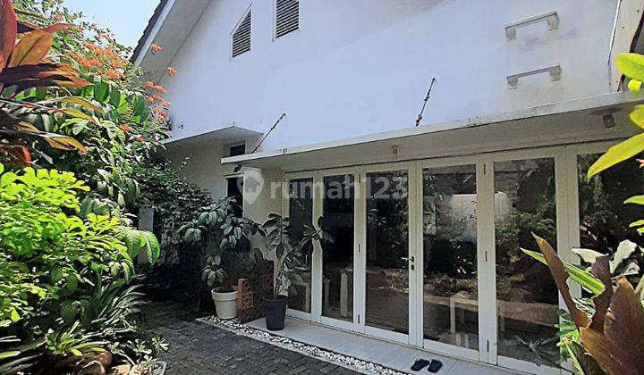 Rumah Cantik Yang Dikelilingi Taman Di Sektor 9 Bintaro Jaya 1