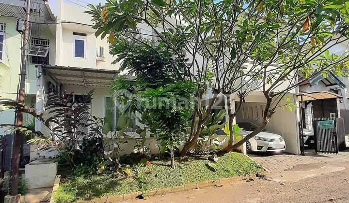 Modern Minimalist Renovated with Balcony in Sector 5 Bintaro Jaya 2