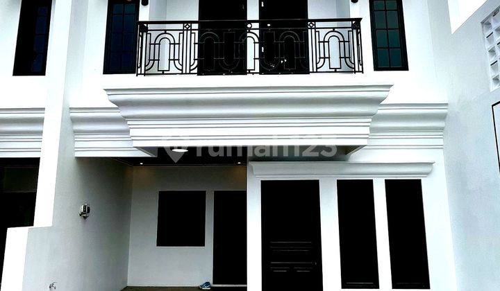 Rumah 2 Lantai Classic Modern Di Bintaro