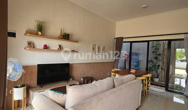 Rumah 3 Lantai dengan Kamar 3+1 Depan Kampus Sahid Pondok Cabe 2