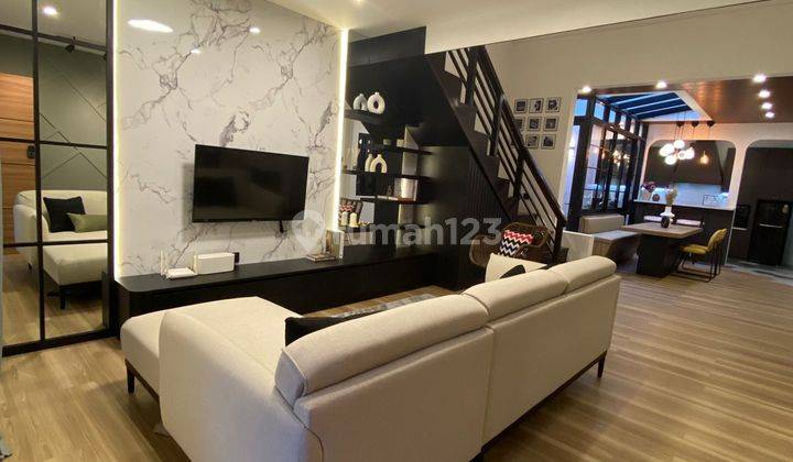 Dijual rumah diKotabaru parahyangan tinggal bawa koper saja lingkungan nyaman dan udara masih sejuk 1,5 Lantai 1