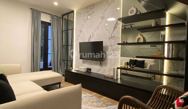 Dijual rumah diKotabaru parahyangan tinggal bawa koper saja lingkungan nyaman dan udara masih sejuk 1,5 Lantai 7