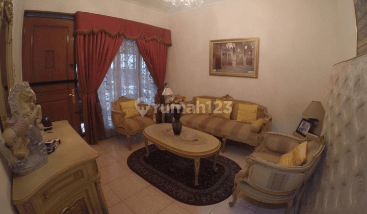 Rumah Lux Semi Furnished di Komplek Pondok Hijau 2