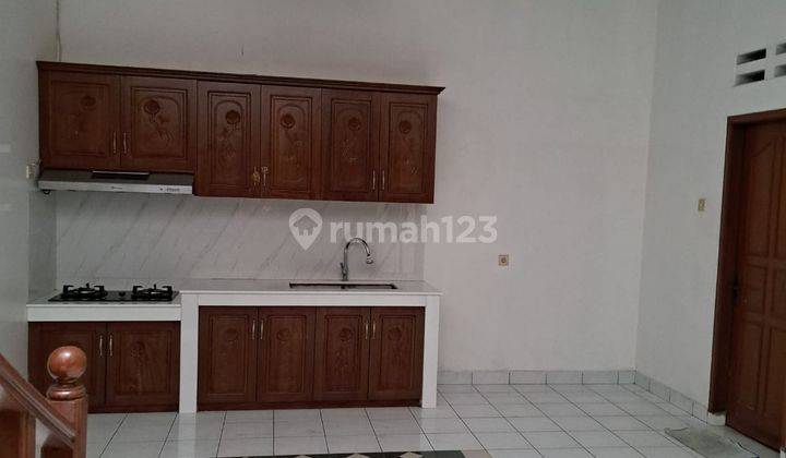 Rumah Asri Semi Furnished Di Cluster Pondok Hijau 2