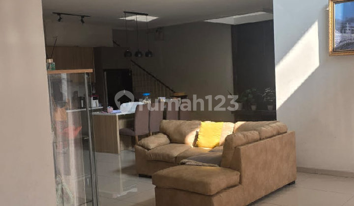 Rumah Mewah Posisi Hook Sayap Row Jln Besar Sayap Turangga 2