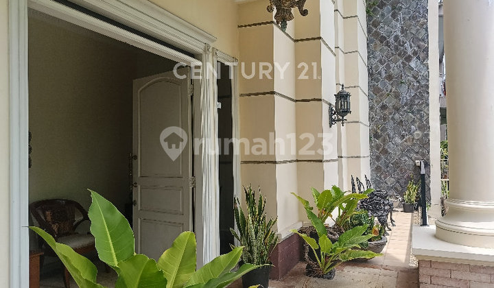 Rumah Mewah Klasik di Setra Duta Kota Bandung 2