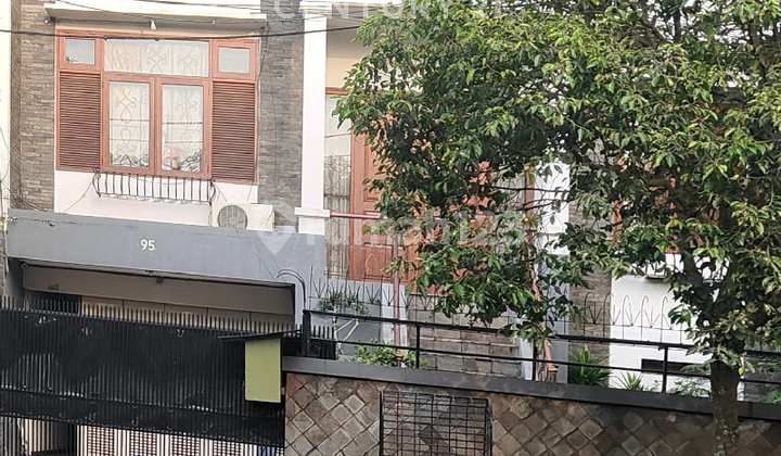 Rumah 3 Lantai Daerah Batununggal Bandung