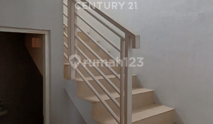2-Storey House, in TKI 5, Sommerville, Bandung. Close to Schools. 2