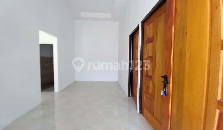 Spacious, Sturdy Luxury House in South Cikarang, No Renovation Needed, Flood-Free. 2