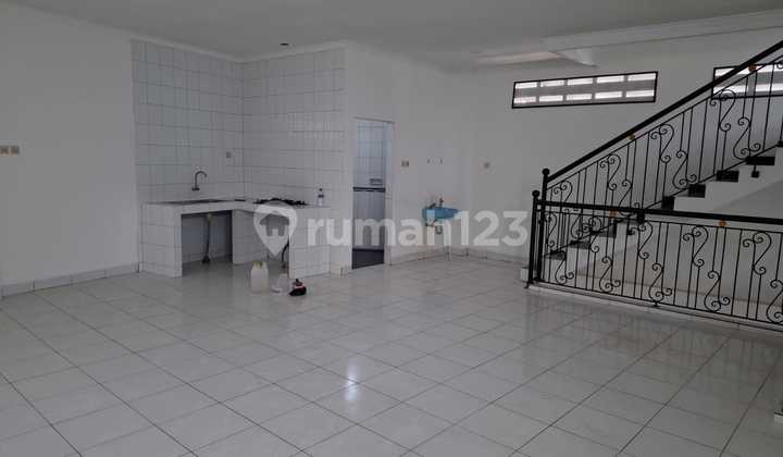 For Rent: Latumenten Strategic Shop House, Tambora, West Jakarta 1
