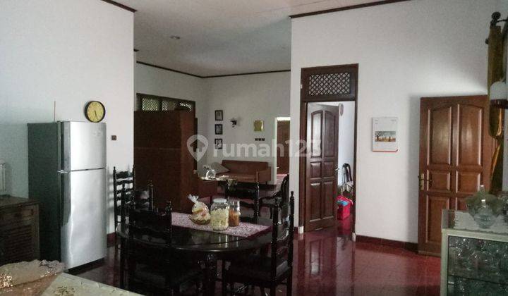 Di jual Rumah asri dan nyaman  dgn hlm luas (1000 mt), asri banyak taman, dan ngantong 9