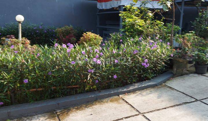 Di jual Tanah, di dlm Komplek BPK Pasir Kuda, bagus dan strategis,  luas 220 mt, lebar 11 x 21, siap bangun rumah mewah, dulu ada rumah komplek yg diratakan, SHM, dekat ke jalan raya , dekat ke stasiun (2 km), ke Botani 3km,  Alfamidi 5 menit, 5