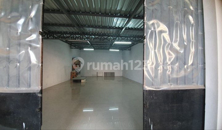 Ready-to-Use Warehouse with Well-Maintained Building on Jl Teluk Etna, Malang