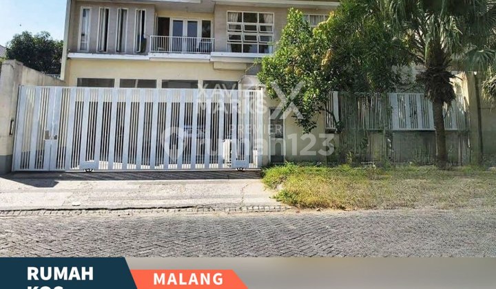 Furnished Boarding House in the Elite Araya Golf Area, Malang