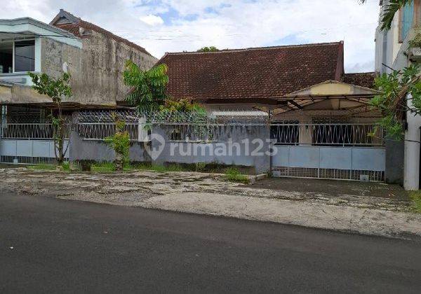 Rumah Tengah Kota di Jalan Buah Buahan Klojen Malang 1