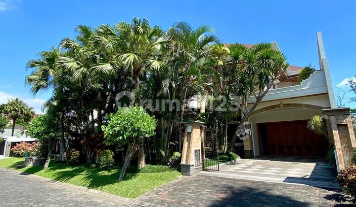 Rumah Mewah Furnished View Lapangan Golf di Araya Malang 1