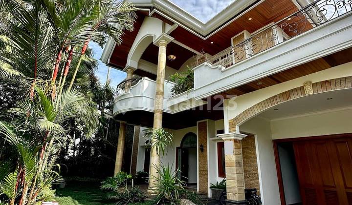 Rumah Mewah Furnished View Lapangan Golf di Araya Malang 2