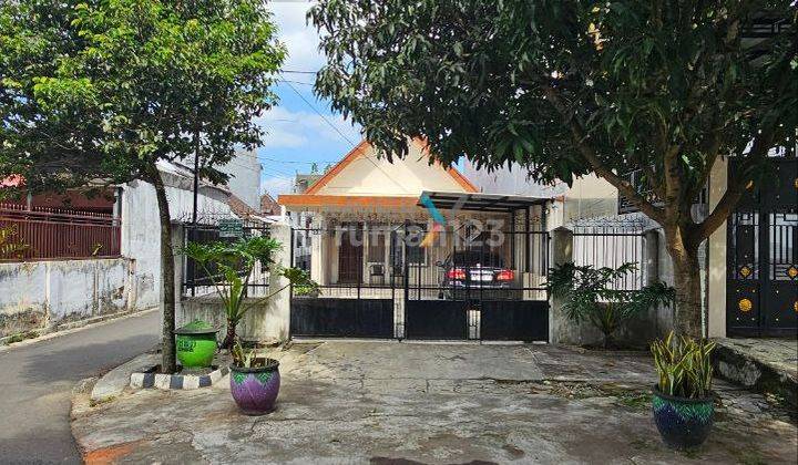 Rumah Tengah Kota di Jaksa Agung Suprapto Celaket Klojen Malang 1