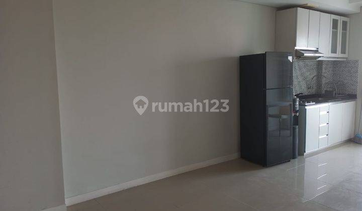 Apartement MetroPark Residence 2 BR Semi Furnished, Kedoya 2