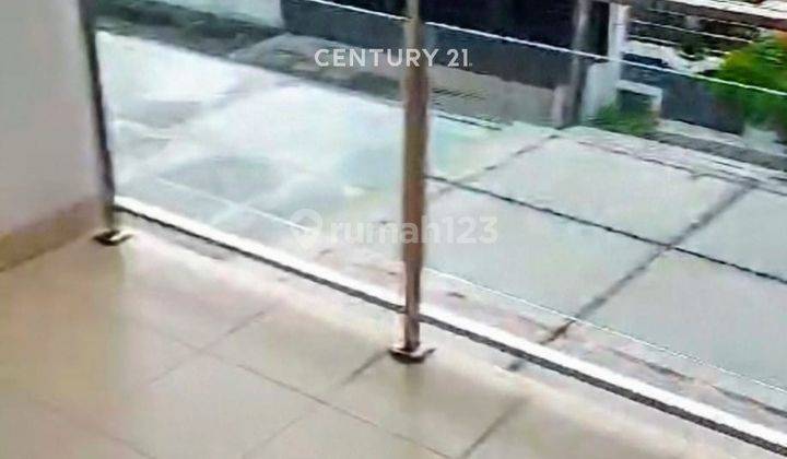 foto lainnya dijual rumah 2 lantai di