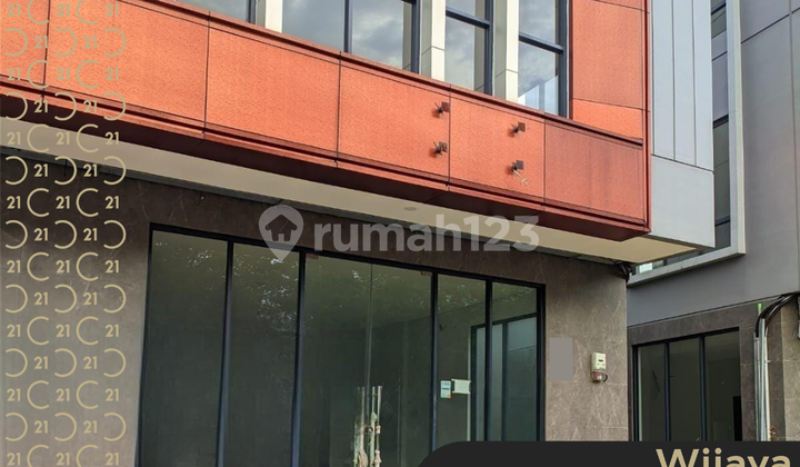 Disewakan Ruko 3 Lantai Siap Pakai di Kota Wisata Cibubur Disewakan Ruko 3 Lantai Siap Pakai di Kota Wisata Cibubur
