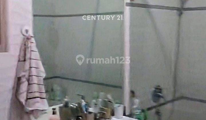 kamar mandi dijual rumah 2 lantai di