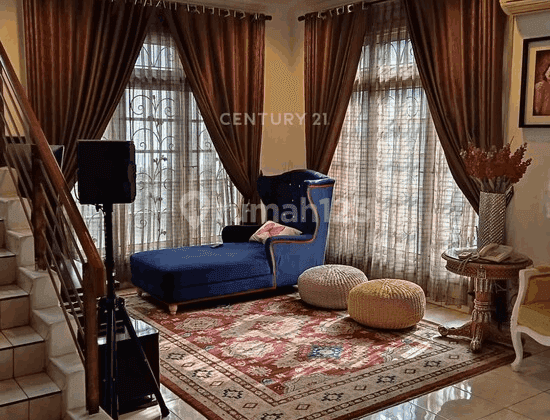 ruang tamu dijual rumah di perumahan legenda