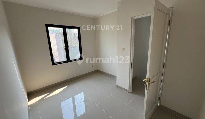 Dijual Rumah 2 Lantai Di Kota Wisata Cibubur  2