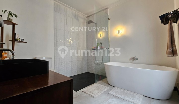 dapur dijual rumah 2 lantai di