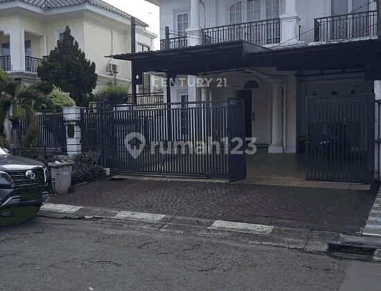 tampak depan dijual rumah di perumahan legenda