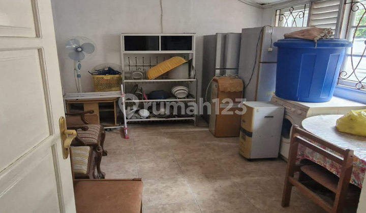 One-Story Elite Housing Estate Home in Balikpapan Baru, secure location.