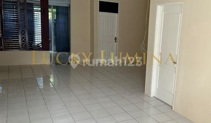 Rumah Besar Tengah Kota 4 Kamar Di Balikpapan Permai 